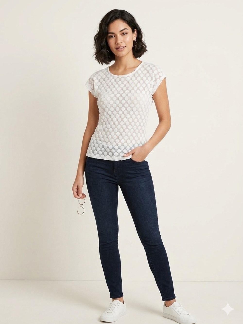 Liz Claiborne White Dot-Texture Cap Sleeve Camisole.       (WS 24)